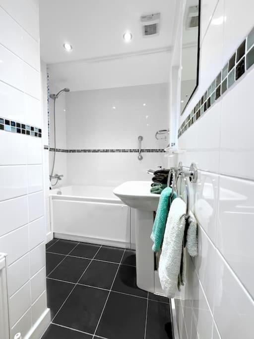 White Eden - Explore Cornwall From A Comfy Central Appartment St. Austell Eksteriør bilde